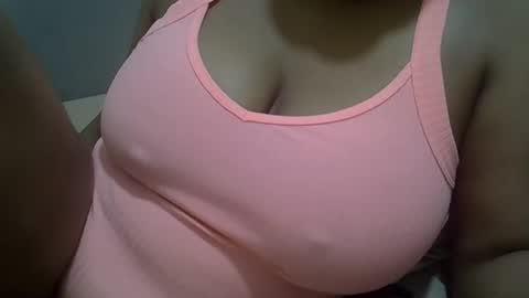 Snapshot of sisibrown97 chatting on March 10, 5:07 pm brown online show from March 10, 5:07 pm