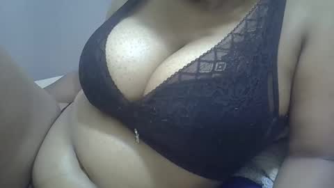 Snapshot of sisibrown97 chatting on March 20, 9:25 am brown online show from March 20, 9:25 am