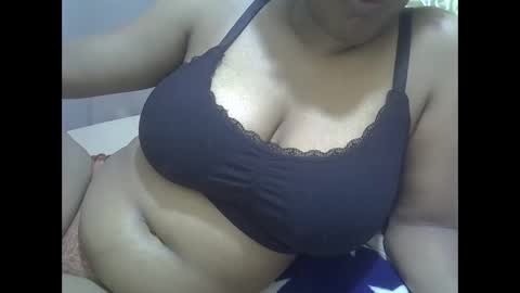 Snapshot of sisibrown97 chatting on March 22, 11:24 am brown online show from March 22, 11:24 am