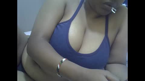 Snapshot of sisibrown97 chatting on March 29, 10:32 pm brown online show from March 29, 10:32 pm