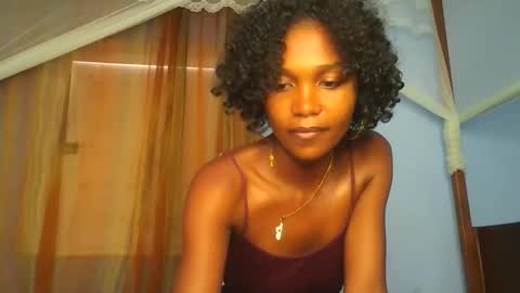 Sissi0325 online show from February 5, 9:03 am