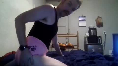 sissiebeard online show from November 3, 8:15 am