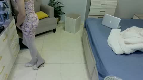 Snapshot of sissy_medlest chatting on February 17, 8:04 pm D i f a Ana Arbeh shemale online show from February 17, 8:04 pm