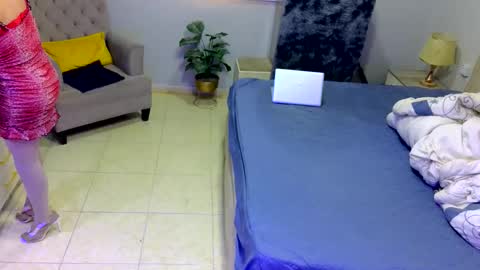 Snapshot of sissy_medlest chatting on April 6, 7:09 am D i f a Ana Arbeh shemale online show from April 6, 7:09 am