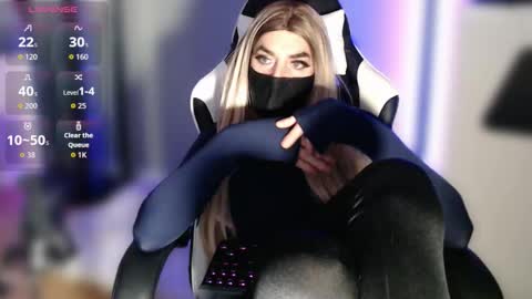 Snapshot of sissy_next_door chatting on October 4, 10:30 pm Sissy next door online show from October 4, 10:30 pm