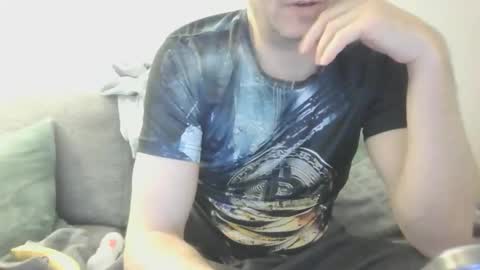 Snapshot of sissyboyforyoui chatting on March 9, 12:31 am looking for older male ore female to use me sexually and be good to me ahhhhh online show from March 9, 12:31 am