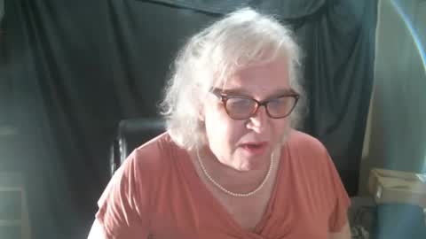 Sissy Diane online show from February 7, 12:31 am