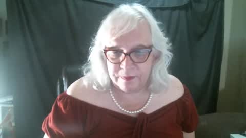 Sissy Diane online show from September 17, 11:39 pm
