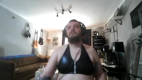 Snapshot of sissylovedoll chatting on March 1, 9:22 am Tiffany Candy online show from March 1, 9:22 am