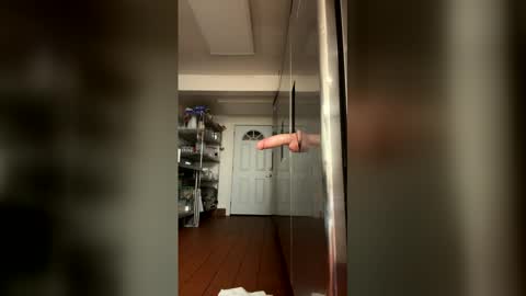 Snapshot of sissymiles chatting on December 21, 9:49 am SissyMiles online show from December 21, 9:49 am