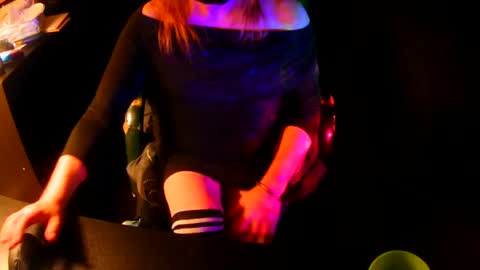 Snapshot of sissyred2314 chatting on October 27, 5:33 am red online show from October 27, 5:33 am