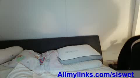 Snapshot of siswet19 chatting on December 5, 1:09 pm Elise online show from December 5, 1:09 pm