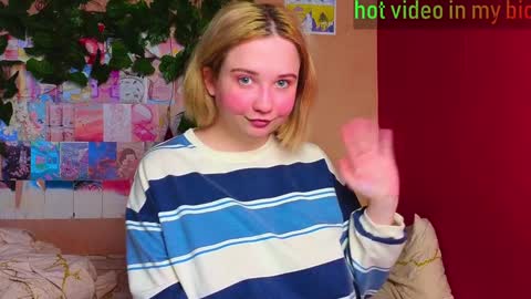 Snapshot of sitxan chatting on December 23, 3:18 am Xana help me get 20 likes online show from December 23, 3:18 am
