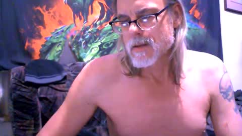 Snapshot of six_will_do chatting on January 1, 4:07 am Jimmy B online show from January 1, 4:07 am