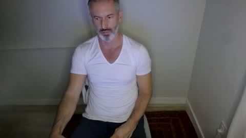 Snapshot of sixsevensixte3n chatting on April 4, 4:22 am SixSevenSixteen online show from April 4, 4:22 am