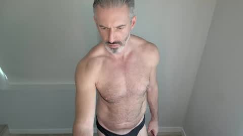 Snapshot of sixsevensixte3n chatting on April 8, 10:10 pm SixSevenSixteen online show from April 8, 10:10 pm