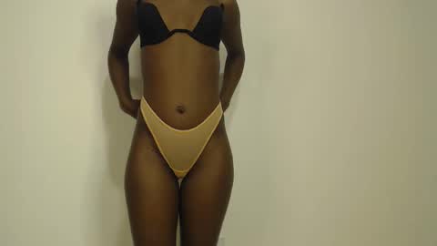 sizzly_ass online show from May 17, 1:18 pm