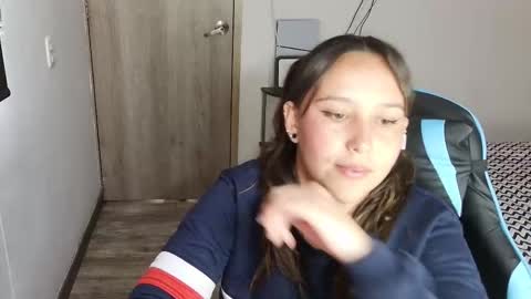 Alice online show from December 4, 6:38 pm