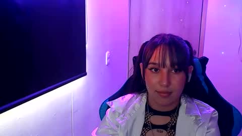 Alice online show from May 6, 8:25 pm