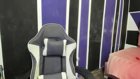 Skarleth online show from March 28, 2:16 pm