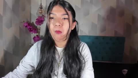 Snapshot of skarlettkray chatting on October 2, 2:51 am Skarlet online show from October 2, 2:51 am