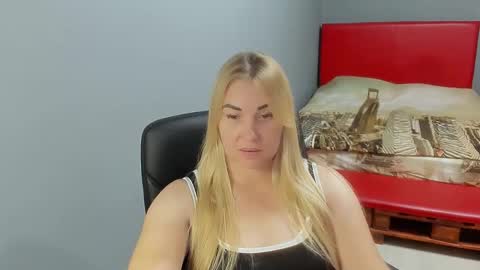 Snapshot of skarletxdream chatting on September 20, 6:31 pm SkarletXDream online show from September 20, 6:31 pm