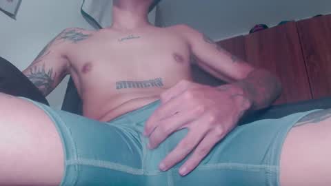 Snapshot of skateboy444 chatting on April 22, 7:00 am king online show from April 22, 7:00 am