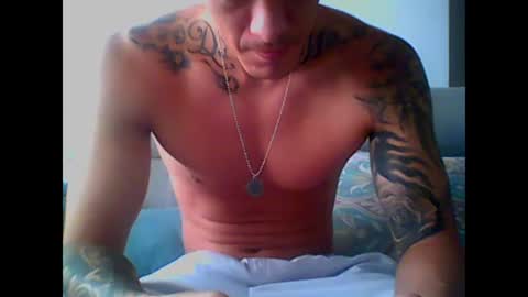 Snapshot of skater19xxx chatting on February 18, 4:16 pm miguel online show from February 18, 4:16 pm