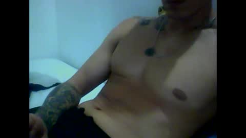 Snapshot of skater19xxx chatting on February 25, 12:47 am miguel online show from February 25, 12:47 am
