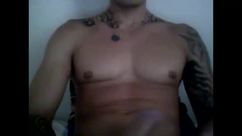 Snapshot of skater19xxx chatting on February 25, 7:14 pm miguel online show from February 25, 7:14 pm