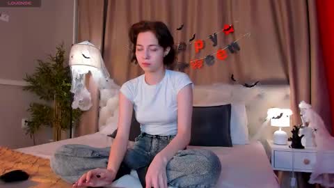 Emily online show from October 26, 1:11 am