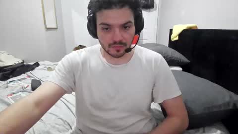 Snapshot of skettykitty chatting on March 20, 8:52 am skettykitty online show from March 20, 8:52 am