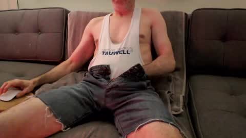 Snapshot of skibumz chatting on December 13, 6:10 am Skibumz online show from December 13, 6:10 am