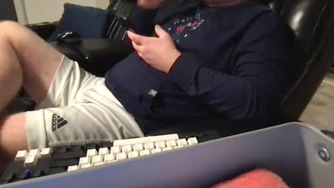 Snapshot of skilledstroker chatting on February 2, 4:15 am skilledstroker online show from February 2, 4:15 am