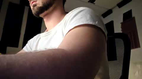 skimaskcouple89108 online show from April 24, 2:58 am
