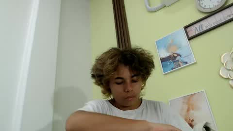 Snapshot of skinny18sexy chatting on May 18, 7:41 pm skinny online show from May 18, 7:41 pm
