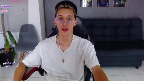 skinny_bigcock20 online show from November 29, 9:18 pm