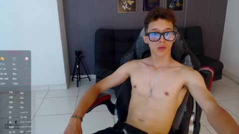 skinny_bigcock20 online show from April 29, 9:21 pm