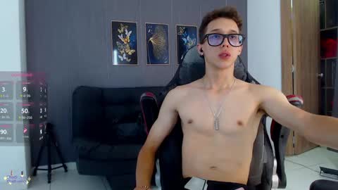 skinny_bigcock20 online show from May 14, 5:42 pm