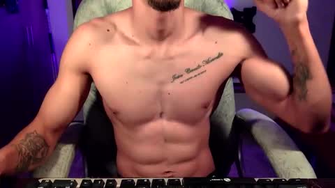 Snapshot of skinny_boy_hot chatting on February 15, 5:59 am skinny online show from February 15, 5:59 am