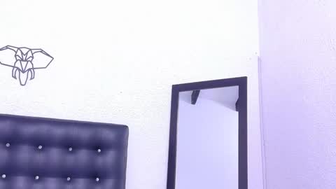 skinny_hottie18 online show from January 13, 4:30 pm