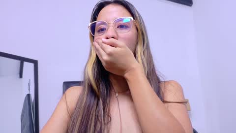 skinny_hottie18 online show from January 25, 1:19 pm