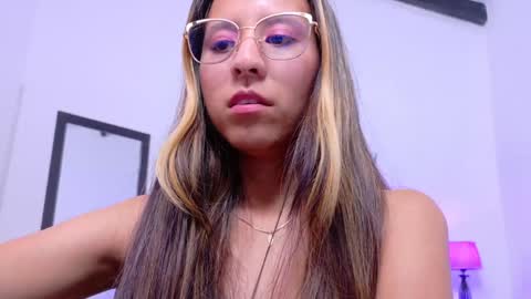 skinny_hottie18 online show from February 6, 2:04 pm