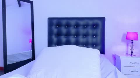 skinny_hottie18 online show from May 14, 8:48 pm