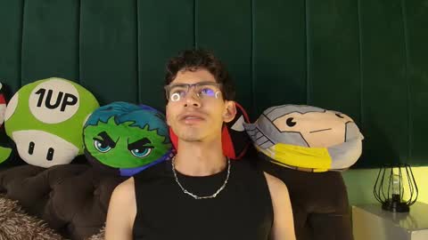 skinny jean  online show from February 24, 7:45 pm