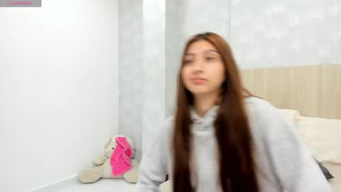 Lily online show from April 8, 1:33 pm