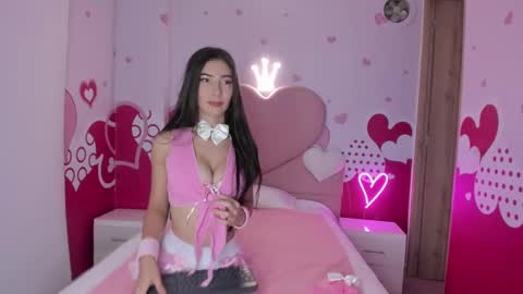 Snapshot of skinny_linda chatting on March 12, 10:16 am online show from March 12, 10:16 am