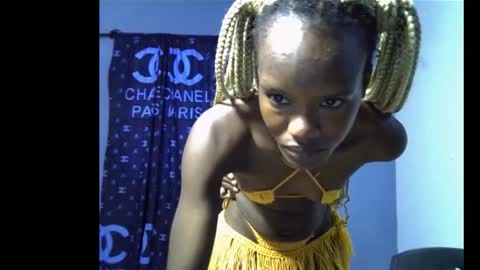 Snapshot of skinnybeauty1 chatting on February 9, 5:50 pm Linda independent model online show from February 9, 5:50 pm