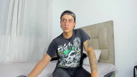 skinnydevil1 online show from February 7, 4:27 am