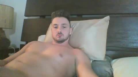 Snapshot of skinnyguylongdick1 chatting on December 14, 11:45 pm skinnyguylongdick1 online show from December 14, 11:45 pm